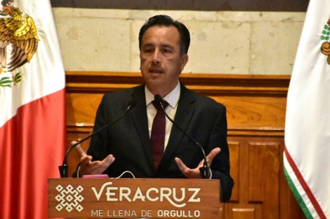 El gobernador Cuitláhuac García Jiménez afirmó que continúa la restauración del estadio Luis Pirata Fuente con el objetivo de dejarlo en las mejores condiciones para recibir un equipo con la capacidad de acceder a la Primera División de la Liga Mexicana de Futbol.  