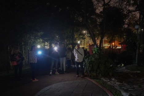 El IVEC, a través del Jardín de las Esculturas, invita a disfrutar de las Noches de Museo, que durante el mes de febrero contarán con recorridos nocturnos y una visita guiada por las exposiciones temporales que alberga. Las actividades se llevarán a cabo los días 2, 4 y 16 de febrero, en punto de las 18:00 horas.