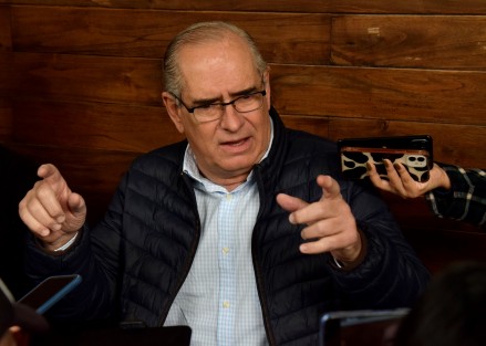 El senador Julen Rementería calificó de regresión a la democracia el Plan B de la Reforma Electoral ya que destruirá el INE, por reducir el número de  empleados y así incidir en el resultado de las elecciones.