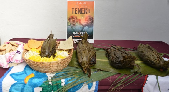 Autoridades municipales y de turismo anunciaron el carnaval Tenek, a realizarse los días 18 y 19 de febrero en el municipio de Chontla. Se trata un festejo indígena con tradición centeneria que conjunta diversas identidades de Veracruz.