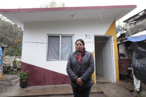 Se trata de un aumento superior al 30 por ciento del presupuesto ejercido en 2021, cuando fue de 150 millones; lo cual se reflejará en 3 mil 443 acciones de piso y techo firme, cuartos-dormitorio, sanitarios con biodigestor y estufas ecológicas.