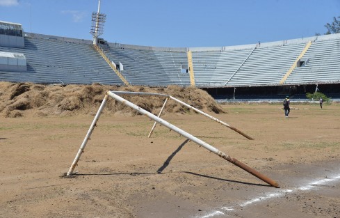  En conferencia de prensa desde la obra de rehabilitación del estadio Luis Pirata Fuente, el gobernador Cuitláhuac García detalló que se invierten 400 millones de pesos en una primera etapa.