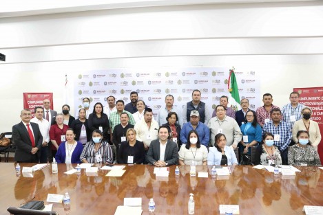 Gracias a la política financiera de austeridad, combate a la corrupción y rendición de cuentas, encabezada por el gobernador Cuitláhuac García Jiménez, la Secretaría de Finanzas y Planeación (SEFIPLAN) ha saldado la deuda heredada en el periodo de Javier N, quien retuvo ilegalmente las participaciones federales, lo que generó presiones económicas a los ayuntamientos.