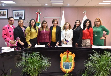 Con su instalación celebrada este miércoles, la Comisión Especial del Premio Estatal a la Mujer Veracruzana 2023 inició los trabajos respectivos, aprobó y emitió la convocatoria, en cumplimiento al Acuerdo aprobado por esta LXVI Legislatura el pasado 31 de enero. 