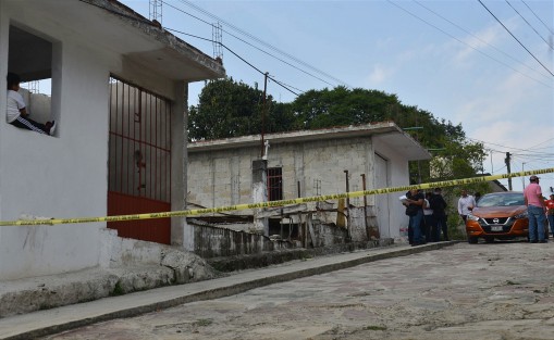 En la calle Zacapoaxtla dela colonia Veracruz, de esta capital fue hallado el vehículo propiedad de la señora Sara Hilda, desaparecida desde hace unos días.