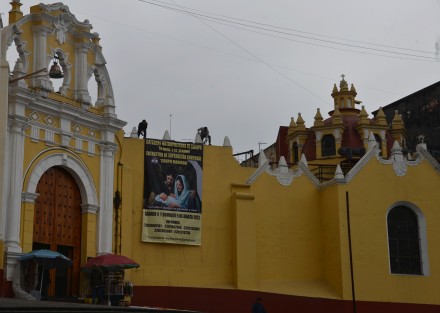 La Iglesia Católica tratando de mantener la unión de las familias realiza varias actividades. Actualmente invitan a un encuentro de Superación Conyugal. El Arzobispo de Xalapa estableció que a partir de marzo se celebrará en la Arquidiócesis el Año de la Familia. 