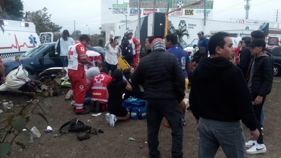 Tres personas resultaron heridas durante el accidente vial en la carretera Xalapa-Veracruz, a la altura de la zona conocida como Las Trancas. 