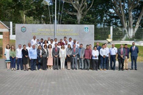 También presidentes municipales y representantes de Acajete, Actopan, Alto Lucero, Apazapan, Banderilla, Boca del Río, Coacoatzintla, Coatepec, Coatzacoalcos, Córdoba, Emiliano Zapata, Jalcomulco, Jilotepec, Las Vigas, Orizaba, Papantla, Perote, Poza Rica, Rafael Lucio, Teocelo, Tlacolulan, Tlalnelhuayocan, Tonayán, Tuxpan, Veracruz, Villa Aldama y Xico.