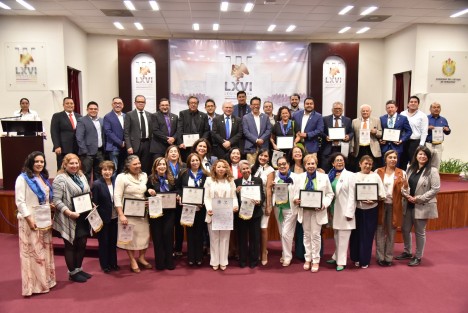 En el Día Estatal del Rotarismo, la presidenta de la Mesa Directiva de la LXVI Legislatura, diputada Margarita Corro Mendoza, expresó su reconocimiento al servicio voluntario y humanista que realizan los integrantes del Club Rotario de México y que tiene como finalidad mejorar las condiciones de vida de la sociedad y sus comunidades.
