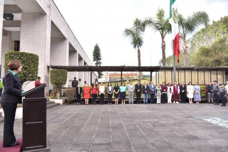 Este 24 de febrero, Día de la Bandera de México, la presidenta de la Mesa Directiva, diputada Margarita Corro Mendoza, y el presidente de la Junta de Coordinación Política (Jucopo), encabezaron el acto cívico, celebrado en la explanada del Palacio Legislativo, para rendir los honores al Lábaro Patrio.

