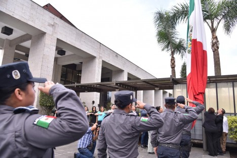 Este 24 de febrero, Día de la Bandera de México, la presidenta de la Mesa Directiva, diputada Margarita Corro Mendoza, y el presidente de la Junta de Coordinación Política (Jucopo), encabezaron el acto cívico, celebrado en la explanada del Palacio Legislativo, para rendir los honores al Lábaro Patrio.

