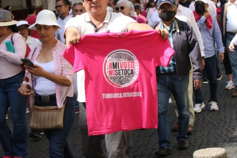 Aunque la marcha se promocionó como ciudadana, algunos acudieron acompañados de sus familias políticas. 