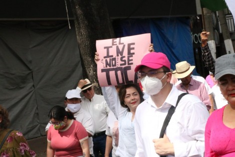 Aunque la marcha se promocionó como ciudadana, algunos acudieron acompañados de sus familias políticas. 