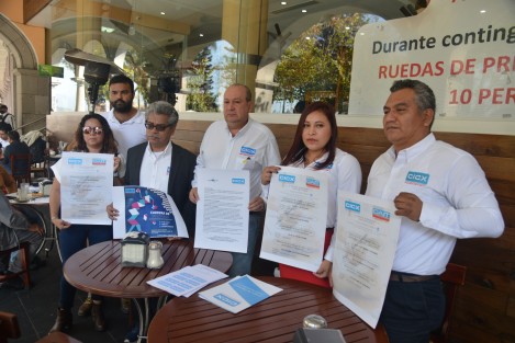 Nereyda Hernández, presidenta del consejo directivo del Colegio de Ingenieros Civiles, invitó a la Carrera de Botargas a realizarse el 31 de marzo a las 10:00 horas en el Estadio Xalapeño, con el propósito de recolectar libros para la campaña Bibliotecas en zonas marginadas.