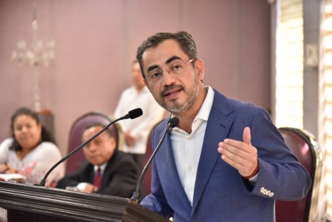 Durante la segunda sesión ordinaria, del receso legislativo, el diputado Luis Antonio Luna Rosales se pronunció por conocer a fondo y analizar la trascendencia y beneficios de la Reforma Electoral, promovida a nivel nacional por el Gobierno Federal y que es conocido como Plan B. 
