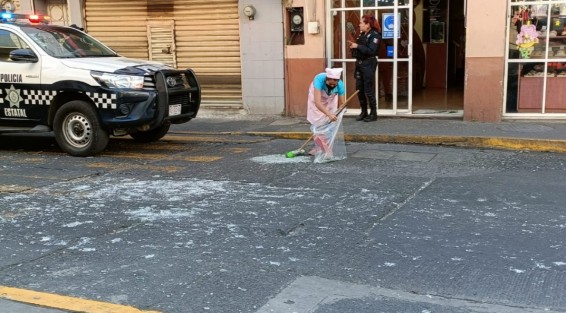 En la sucursal de la panadería Dauzón de la calle Lucio, se suscitó una explosión presuntamente por acumulación de gas. Bomberos y protección civil atendieron algunos empleados por crisis nerviosa y posteriormente se reanudaron las actividades.