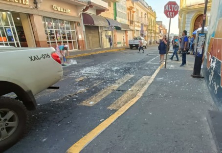 En la sucursal de la panadería Dauzón de la calle Lucio, se suscitó una explosión presuntamente por acumulación de gas. Bomberos y protección civil atendieron algunos empleados por crisis nerviosa y posteriormente se reanudaron las actividades.