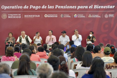 Desde la Unidad Deportiva Margarita Maza de Juárez, reiteró que este apoyo directo sirve para ir aliviando la desesperación social, en un acto de justicia que la oposición califica como malgasto, pero que no se quedará más en la estructura burocrática y es lo que el pueblo ha defendido siempre, por eso la aprobación del 70 por ciento al presidente Andrés Manuel López Obrador.