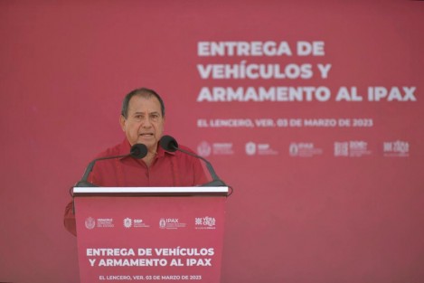 En su intervención, el comisionado del IPAX, Héctor Manuel Riveros Hernández, agradeció a las autoridades este esfuerzo que también hizo posible la adquisición de inmuebles para cinco comandancias y una más que está en proyecto en Boca del Río, con la donación de la base en la Ciudad Industrial Bruno Plagiai. 