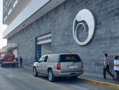  Amelia García Sánchez, madre del ex diputado Alexis Sánchez García, el cuál fue ejecutado durante la tarde del domingo junto con su hijo un menor de edad, perdió la vida hace unos momentos dentro del hospital Covadonga al sufrir un infarto, tras no soportar los momentos que está viviendo toda la familia.