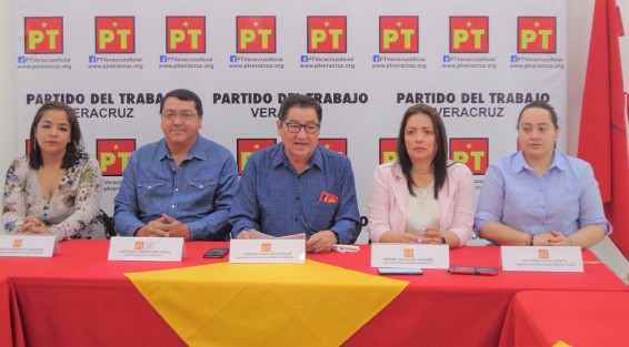  El Partido del Trabajo (PT) como parte de la Cuarta Transformación (4T) de la alianza Juntos Haremos Historia, ratifica su apoyo al pueblo quien se está siendo beneficiado con las renuncias del personal impuesto por Lorenzo Córdova, el aún presidente del INE. 