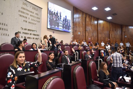 El Pleno de la LXVI Legislatura del estado aprobó la iniciativa del diputado Juan Javier Gómez Cazarín, con la que se regula la modalidad de sesiones a distancia y así contribuir a un ejercicio más responsable del cargo conferido por la sociedad a las y los representantes populares.