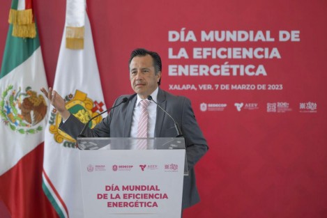 Para el Gobierno de México es importante la participación privada en materia de energía, pero el rector de la producción debe ser el Estado, manifestó el gobernador Cuitláhuac García Jiménez en el marco del Día Mundial de la Eficiencia Energética, donde se pronunció por erradicar las mentiras y sobre todo el negocio de las empresas. 