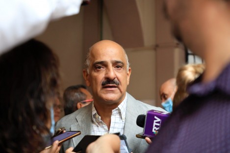El presidente municipal Ricardo Ahued Bardahuil dijo que a partir de esta compra ya se avanza en la mejora de las condiciones de iluminación de la ciudad; recordó que aún quedan cerca de 400 unidades listas para seguir con esta labor.  