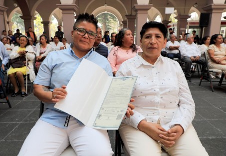 Durante el evento que incluyó el enlace de dos parejas igualitarias y una de personas con discapacidad, el presidente municipal Ricardo Ahued Bardahuil manifestó que el matrimonio se trata de un derecho de todas y todos, mismo que en el Ayuntamiento se atiende con respeto.  