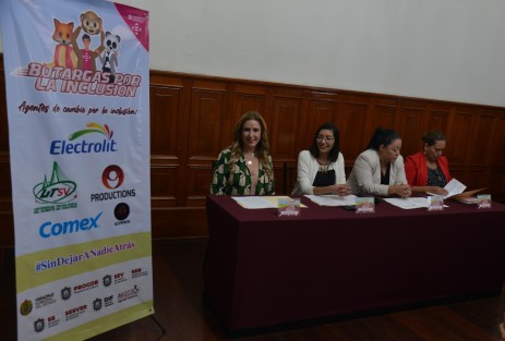  Waltraud Martínez (PROGOB), Maritza Ramírez Aguilar (SEV) y Rebeca Quintanar (DIF) invitaron a empresas e instituciones educativas que tengan botargas, a participar en la carrera Botargas por la Inclusión, que se realizará el domingo  19 de marzo en el Complejo Omega, en beneficio de mil 590 niños y adolescentes con discapacidad.
