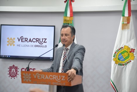 El gobernador Cuitláhuac García confirmó que este año se apoyará a la Universidad Veracruzana con un subsidio extraordinario de 250 millones de pesos, como se anunció desde diciembre pasado. 
