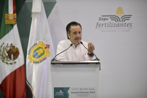 Al inaugurar el evento, el gobernador Cuitláhuac García Jiménez insistió en elevar la rentabilidad de la tierra, de manera sustentable e incluyente, lo que ayudará a mejorar la producción y contener la inflación; de ahí que convocó a revalorizar el campo y no olvidar a quienes nos dan de comer, para así cumplir el compromiso con el presidente Andrés Manuel López Obrador.