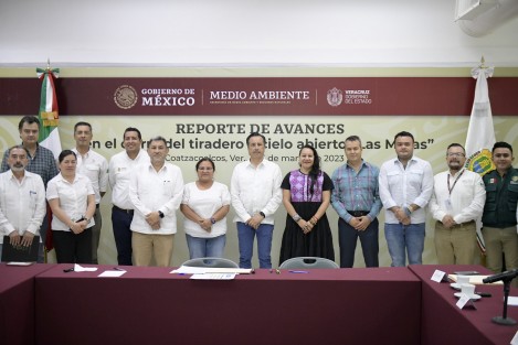 El gobernador Cuitláhuac García Jiménez y la titular de la Secretaría de Medio Ambiente y Recursos Naturales, María Luisa Albores González, formalizaron la integración del Sistema Intermunicipal de Gestión Integral de Residuos Sólidos Urbanos y Manejo Especial (SIGIRES).  