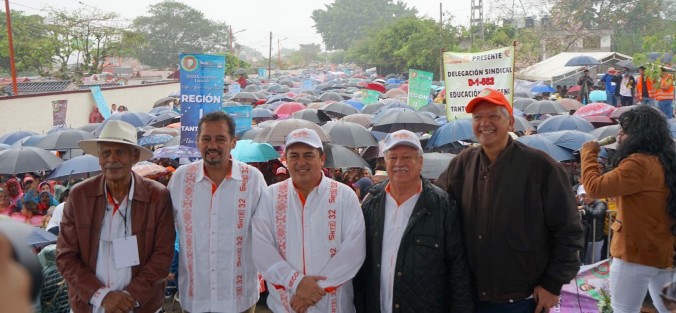 El 39 aniversario luctuoso del profesor Alfonso Arroyo Flores congregó a maestras y maestros de las trece regiones en que se divide esta sección sindical para disfrutar de una jornada de convivencia en la tierra que es cuna de la lucha magisterial en Veracruz. 
