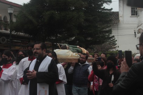 Con motivo de la fiesta patronal de San José, la parroquia dedicada a ese santo ubicada en el centro de Xalapa realizó una procesión con la imagen por calles aledañas al templo, acompañados de una banda y danzantes de Tepetlán, Ver. 