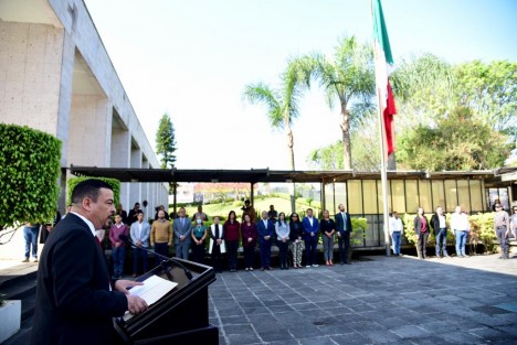 Este 21 de marzo, la LXVI Legislatura del estado de Veracruz, encabezada por el presidente de la Junta de Coordinación (Jucopo), diputado Juan Javier Gómez Cazarín, realizó un acto cívico con motivo del CCVII aniversario del natalicio del presidente Benito Juárez García, cuya memoria fue honrada por las y los presentes. 