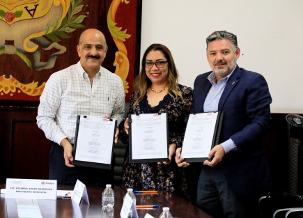 Para colaborar en la mejora de la infraestructura del municipio y fortalecer la vinculación entre instituciones, la Comisión Municipal de Agua Potable y Saneamiento (CMAS) y la Cámara Mexicana de la Industria de la Construcción (CMIC) Delegación Veracruz Centro, signaron un convenio para la retención del diez al millar. 