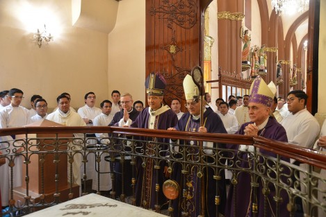 El nuncio apostólico Joseph Spiteri, se encuentra en Xalapa, donde tendrá varias actividades en estos días. Este jueves visitó la tumba de San Rafael Guízar  en compañía del Arzobispo Jorge Patrón Wong y el Arzobispo Auxiliar  José Rafael Palma.  