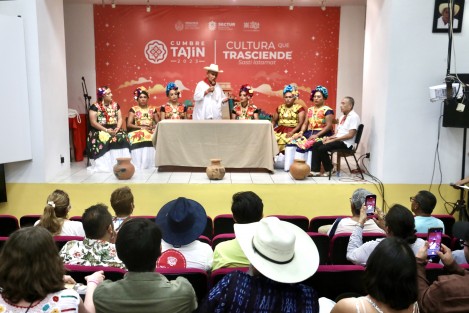 Como cada año, en el marco de la Cumbre Tajín, el auditorio Juan Simbrón fue el espacio de intercambio y diversidad cultural; en esta ocasión, con la presencia de El Mariachi (Jalisco) y Los Parachicos (Chiapas) en el Centro de las Artes Indígenas (CAI), todos nombrados por la UNESCO Patrimonio Cultural Inmaterial de la Humanidad.

