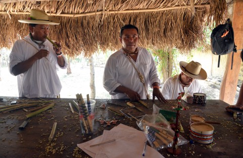 Todo lo que hacemos durante los 365 días del año lo compartimos en Cumbre Tajín… nuestra experiencia, la salvaguardia del patrimonio; todo, con un público diferente en cada edición, destaca Humberto García García, director del Centro de las Artes Indígenas (CAI). 