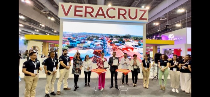 A través del pabellón Mi Veracruz, que exhibe lo mejor de los seis Pueblos Mágicos y los municipios con Vocación Turística, su vasta gastronomía, riqueza natural y cultural, así como la calidez y hospitalidad de su gente, la Secretaría de Turismo y Cultura (SECTUR) está presente en la 47ª edición del Tianguis Turístico México 2023, en la Ciudad de México.