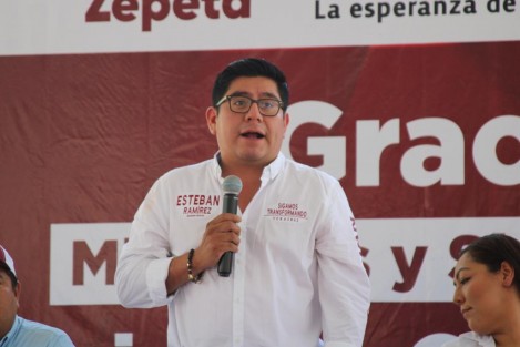 Esteban Ramírez Zepeta, Presidente del Comité Ejecutivo Estatal de Morena en Veracruz, dijo que el ministro de la Suprema Corte de Justicia de la Nación (SCJN), Javier Laynez Potisek, que resolvió aceptar el recurso promovido por la oposición en contra de la aplicación del Plan B en materia electoral, le dio la espalda al pueblo de México, pues con ello se suspende temporalmente la verdadera democratización del sistema electoral del país y en especial la del INE. 