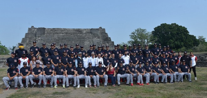 En Cempoala, centro totonaca ubicado en el municipio de Úrsulo Galván, se realizó la toma de la foto oficial del equipo El Águila de Veracruz, contando con la presencia de directivos y técnicos, quienes además estuvieron acompañados del gobernador Cuitláhuac García Jiménez y funcionarios de gobierno. 
