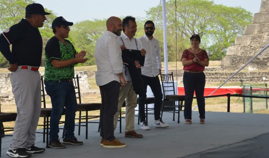 En Cempoala, centro totonaca ubicado en el municipio de Úrsulo Galván, se realizó la toma de la foto oficial del equipo El Águila de Veracruz, contando con la presencia de directivos y técnicos, quienes además estuvieron acompañados del gobernador Cuitláhuac García Jiménez y funcionarios de gobierno. 
