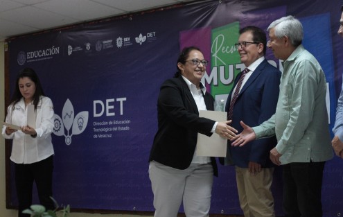 En ceremonia realizada en el auditorio de Instituto Tecnológico Superior de Xalapa  (ITSX), este 28 de marzo se entregó el  Reconocimiento Mujeres en Áreas de Ciencia, Tecnología, Ingeniería y Matemáticas (STEM), a  académicas e investigadoras de Tecnológicos y Universidades Tecnológicas de  Veracruz.
