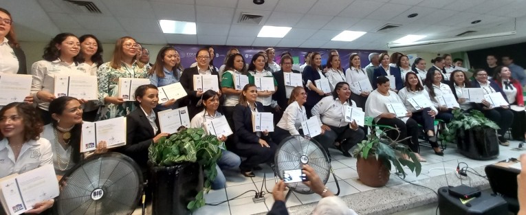 En ceremonia realizada en el auditorio de Instituto Tecnológico Superior de Xalapa  (ITSX), este 28 de marzo se entregó el  Reconocimiento Mujeres en Áreas de Ciencia, Tecnología, Ingeniería y Matemáticas (STEM), a  académicas e investigadoras de Tecnológicos y Universidades Tecnológicas de  Veracruz.
