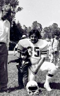 La comunidad deportista de Xalapa, a invitación de Dorados Sport rindió homenaje póstumo al Coach de Lobos, Jesús Lucio Martínez, formador de una cantera inagotable de futbolistas para el legendario equipo de football americano, en Xalapa. Igualmente se reconoce su labor como promotor deportivo en colonias populares de la capital veracruzana. D.E.P.