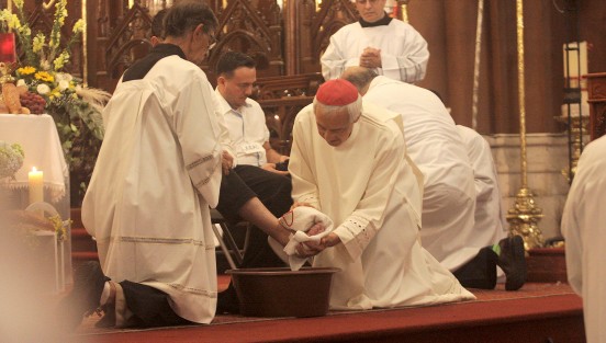 Cuando Jesús lava los pies a sus discípulos nos enseña que todos nosotros, como discípulos de  Jesucristo, estamos para servir, expresó Patrón Wong. 