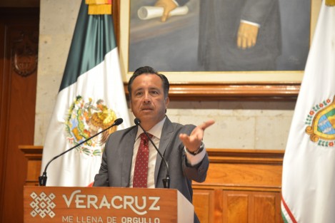  El gobernador Cuitláhuac García Jiménez confirmó las sanciones para la planta recicladora ubicada en calle Dos Lomas de la Colonia Privanzas, en Veracruz, ya que se encontraba clausurada por mal manejo.

