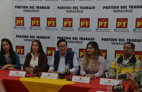 El Partido del Trabajo (PT) ha calificado como un gran avance el mecanismo aplicado para elegir a los nuevos consejeros del INE y a la nueva presidente de dicho Instituto. La Cámara de Diputados federal ha iniciado la nueva etapa con la forma aplicada de selección.  